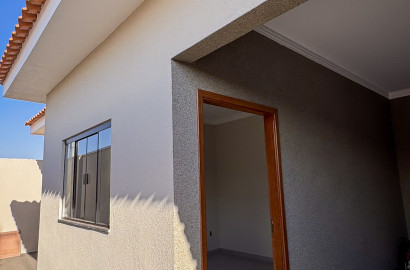 Casa nova à venda no Bonsucesso!