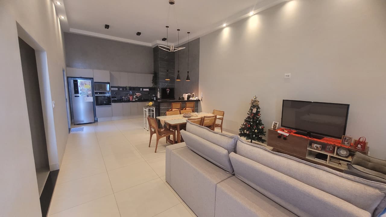 Casa de alto padrão à venda no Jardim Bonsucesso!