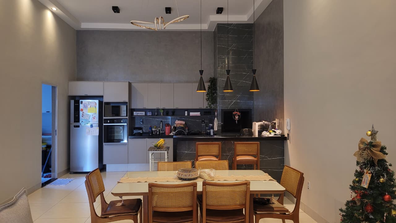 Casa de alto padrão à venda no Jardim Bonsucesso!