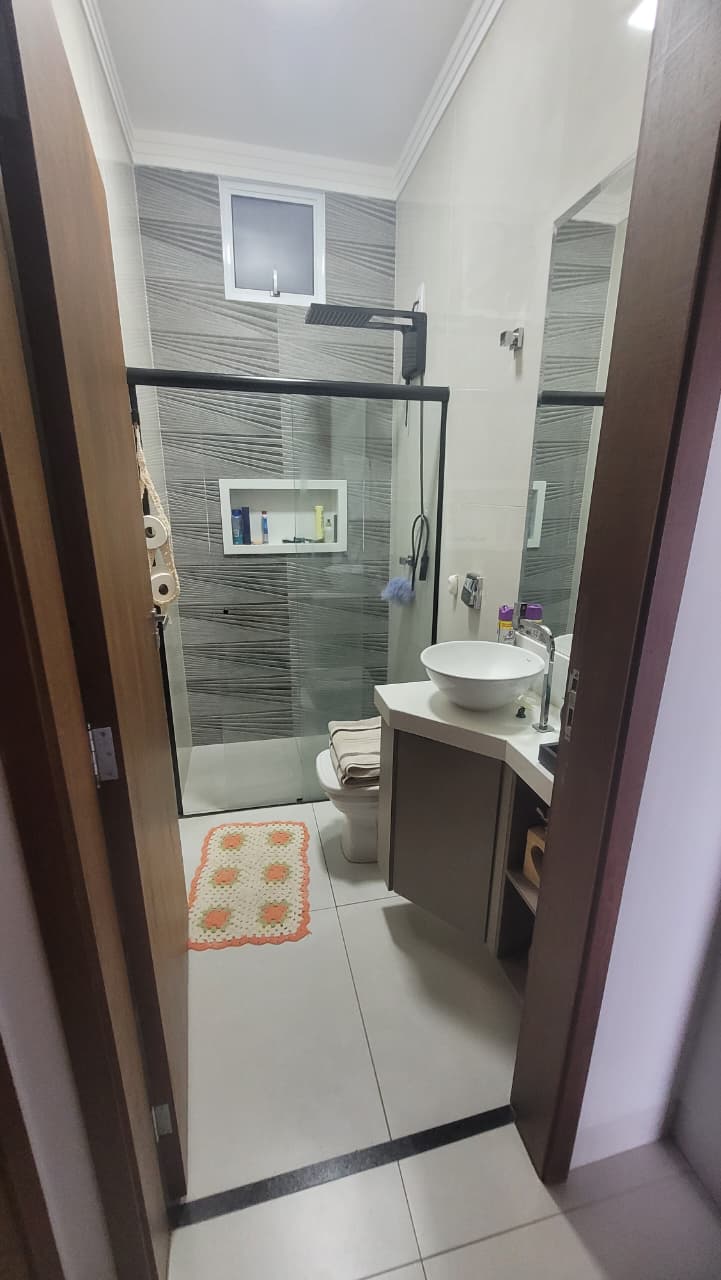 Casa de alto padrão à venda no Jardim Bonsucesso!