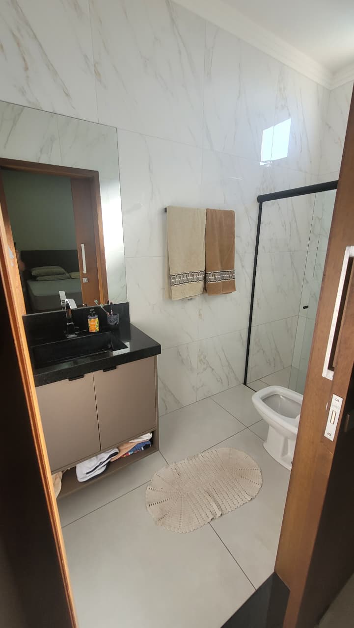 Casa de alto padrão à venda no Jardim Bonsucesso!